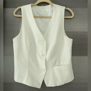 White suit vest, size medium